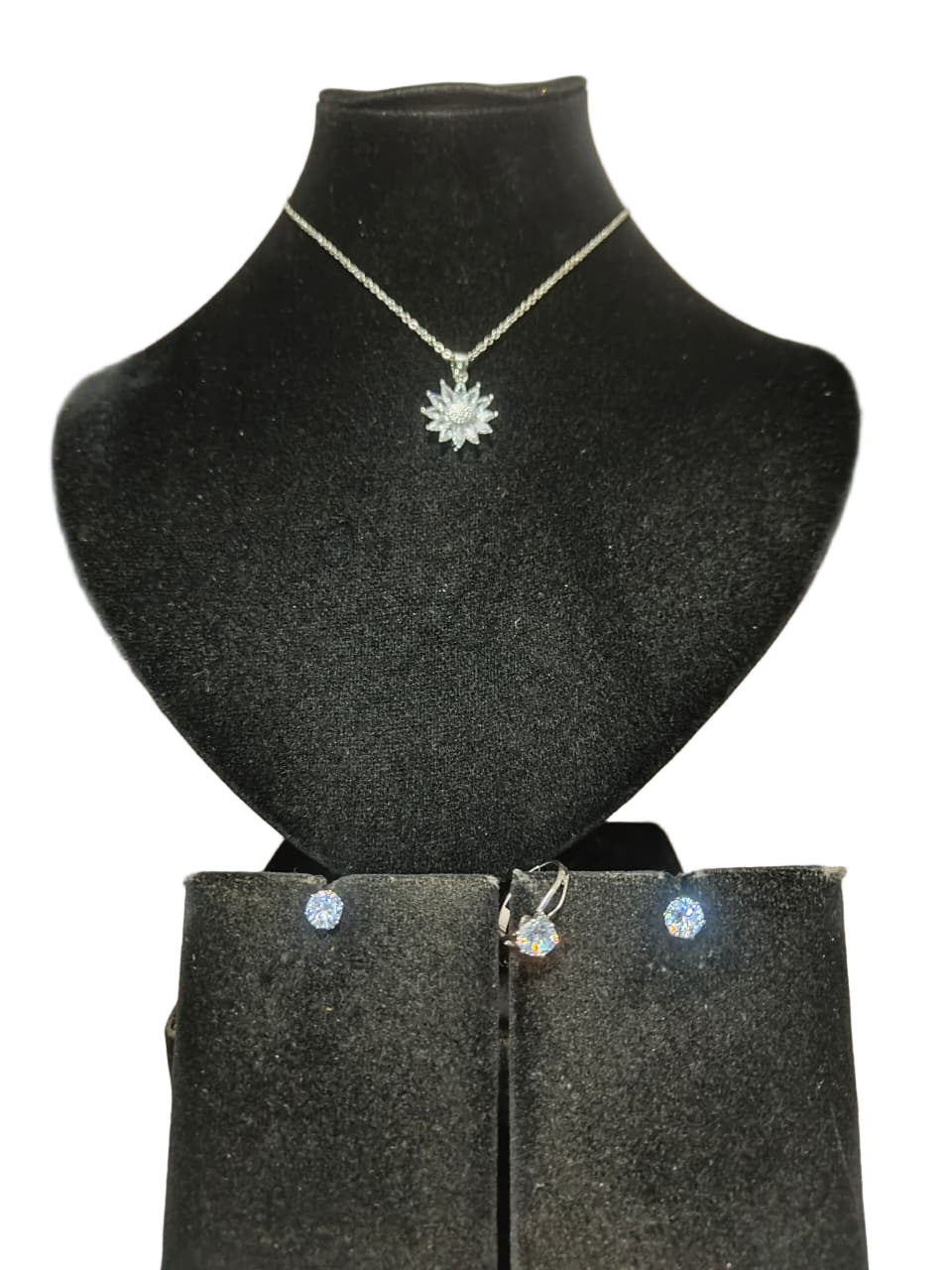 Silver Flower Pendant Necklace