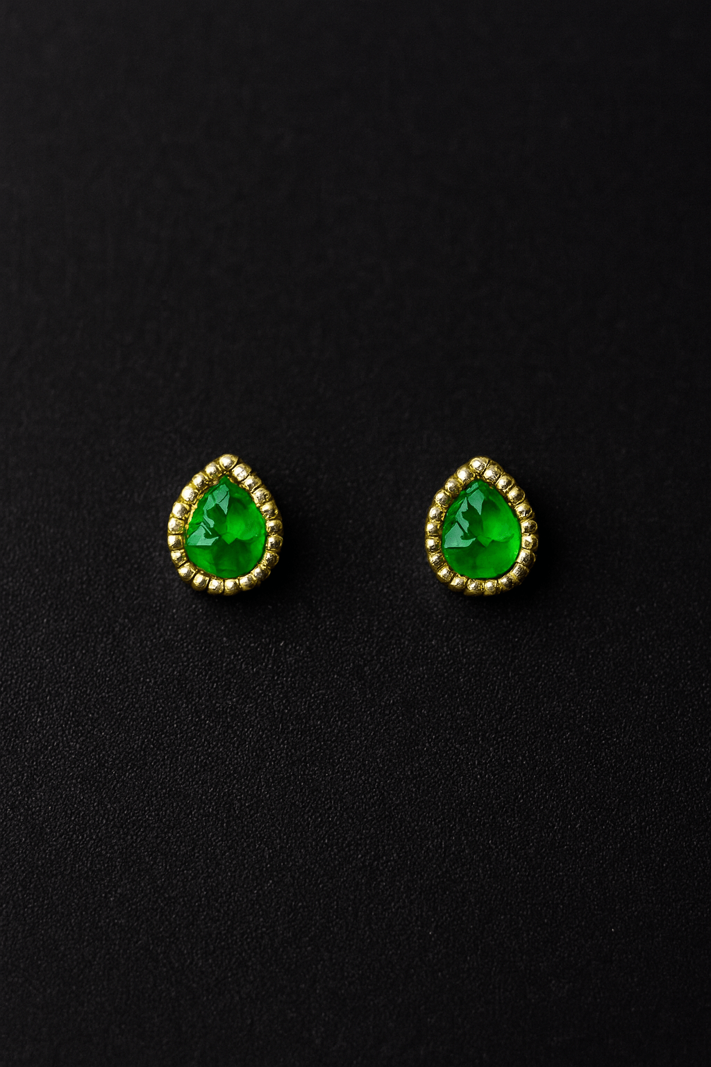 Gold-Plated Green Teardrop Pendant Necklace Set